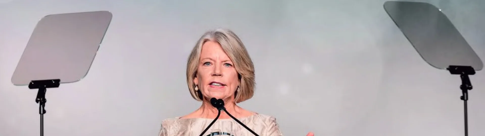 Joyce Durst speaking at the EY Entrepreneur of the Year 2023 Gulf South Award ceremony